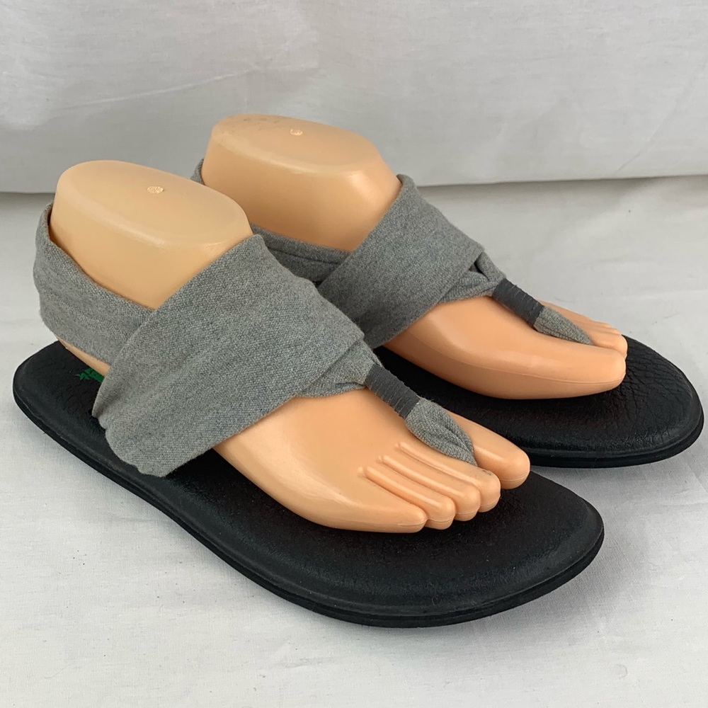 Sanuk yoga sandals